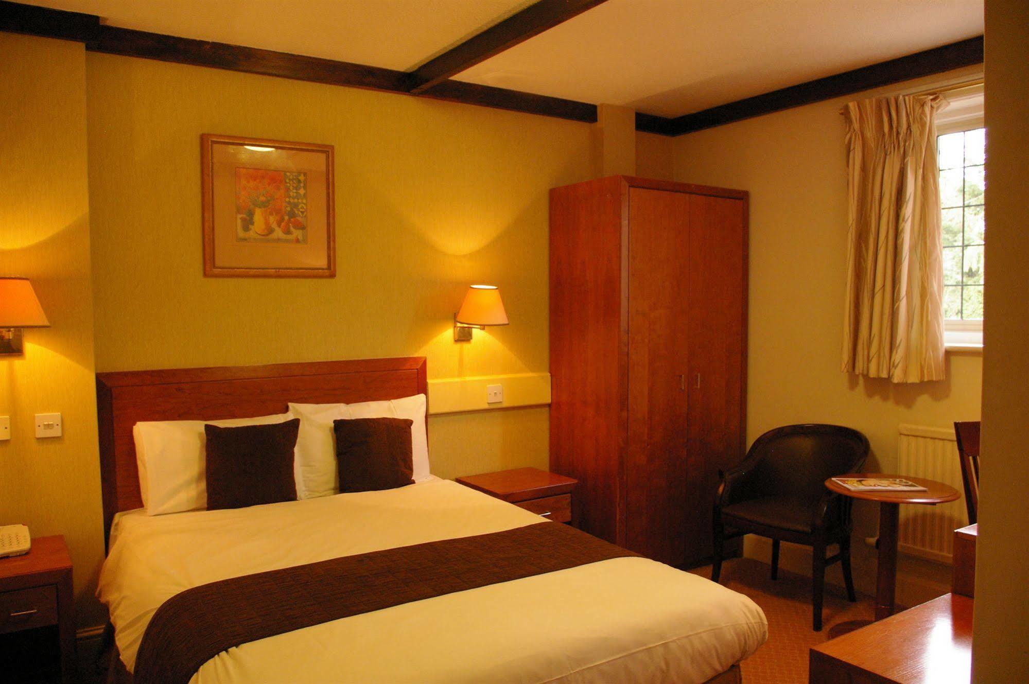 Farnham House Hotel 외부 사진